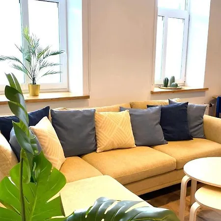 Pine Tree Apartment *